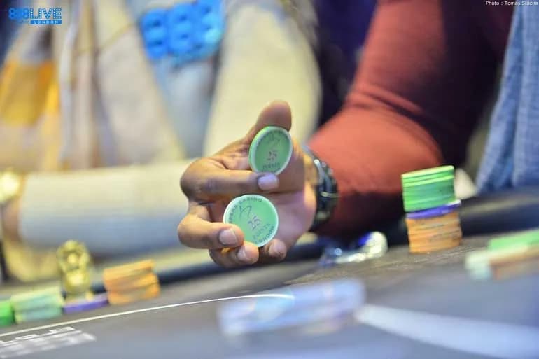 Lo strano rapporto dei giocatori di poker con il denaro -  Il pranzo in palio