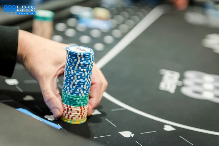 Come giocare a poker quando la posta in palio è alta: partite private