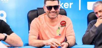 Un giocatore felice in un evento di 888poker