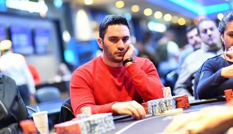 Un giocatore che si è concentrato troppo poco nello studio del poker